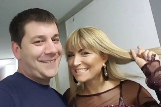 DEVOJKA IVANA MARINKOVIĆA BESNA ZBOG GOLUBOVIĆA, PRETI MU TUŽBOM: Hoću da mu uzmem VERSAĆE KUPATILO!