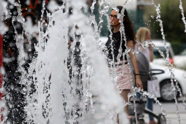 NIKAKO NE JEDITE SLADOLED: Ukoliko vas muče TROPSKI dani, isprobajte OVIH 11 trikova za RASHLAĐIVANJE!