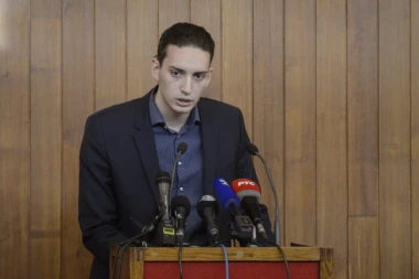 SUPRUGA LIDERA PSG SE OBRUKALA: Komentarisala doček srpskih šampiona pa zbog reakcije ubrzo izbrisala naloge na mrežama