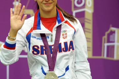 (FOTO) MORA DA BUDE DEVOJČICA: Ivana Maksimović otkrila šta će da uradi ako beba nije ženskog pola!