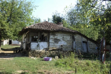 Zločin u Jabukovcu ne prestaje da intrigira: Ubice su sa imanja odnele njena dokumenta, ovaj detalj može da promeni tok istrage?