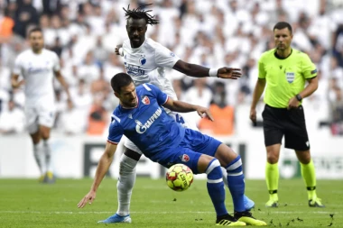 (VIDEO) Pogledajte kako su navijači dočekali igrače Zvezde na aerodromu Nikola Tesla!