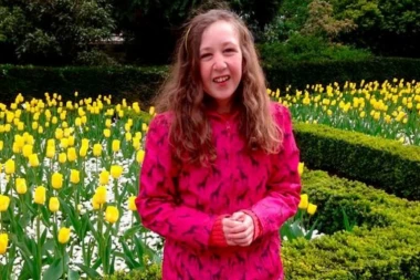 Nađena gola sa glavom u rukama, kao da spava: Misterija smrti devojčice