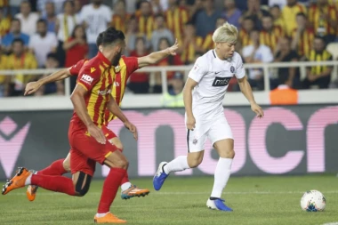 PARTIZAN PREŽIVEO MALATIJU: Partija iz Beograda dovoljna crno-belima za plej-of,  čeka se epilog meča Molde-Aris!