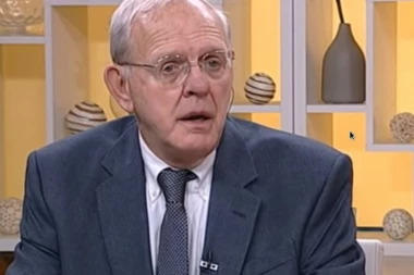 BIVŠI ŠEF CIA STIVEN MAJER: Sever Kosova pripojiti Srbiji, svetinjama poseban status