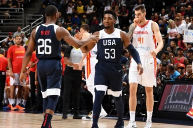 (VIDEO) Španija nemoćna protiv raspucanih Amerikanaca, "drim-tim" poslao poruku pred Mundobasket!