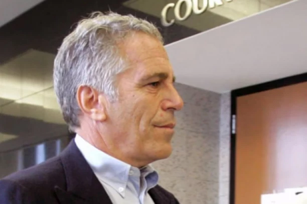 SREĐIVAO IM UPISE NA FAKULTETE U ZAMENU ZA PERVERZIJE! Otkriveno kako je još pedofil Epstajn zlostavljao devojke