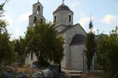 Grupa Albanaca se danima iživljava nad monahinjama iz pravoslavnog manastira
