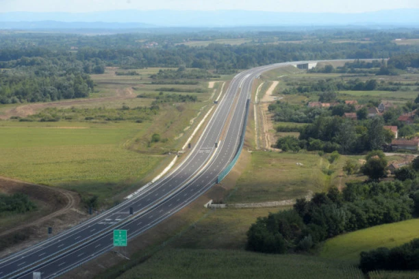 Vozači, danas i sutra obratite pažnju, očekuje se veći broj motociklista i biciklista!