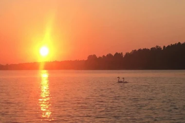 (VIDEO) Neobična turistička ponuda u Švedskoj: Da bi ste došli na ovo ostrvo morate vlasnika zadiviti svojom kreativnom idejom