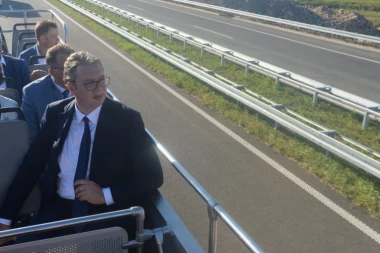 Vučić odgovorio Milanu Antonijeviću: Samo vi radite svoj posao