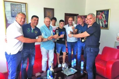 Terza šampanjcem dočekao Garsiju!