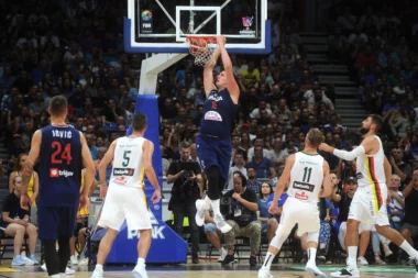 (VIDEO) Sjajna asistencija Jokića među najboljim potezima SP