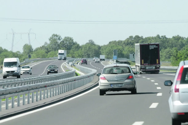 MAGLA SMANJUJE VIDLJIVOST U OVIM DELOVIMA ZEMLJE! Radovi na više deonica, OVO je detaljan spisak!
