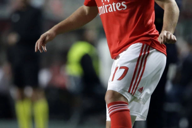 (FOTO) "Problematični" Živković: Benfika želi da ga proda, on ne želi da ide a OVAKO se dokazuje