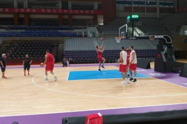 (VIDEO) Dajte Amere da se igramo!