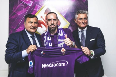 Milenković i Vlahović će igrati sa legendom!