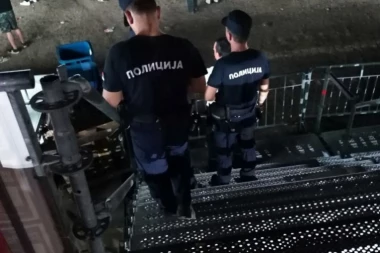 Policija uhvatila trojicu na gomili tokom Bir festa! Oralno se zadovoljavali pred publikom