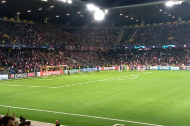 Pogledajte kako "Delije" pevaju "Marš na Drinu" - Trese se ceo stadion!