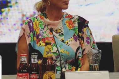 Luksuz u izolaciji: Nećete verovati šta Brena nosi na sebi i kada je zatvorena u kuću!