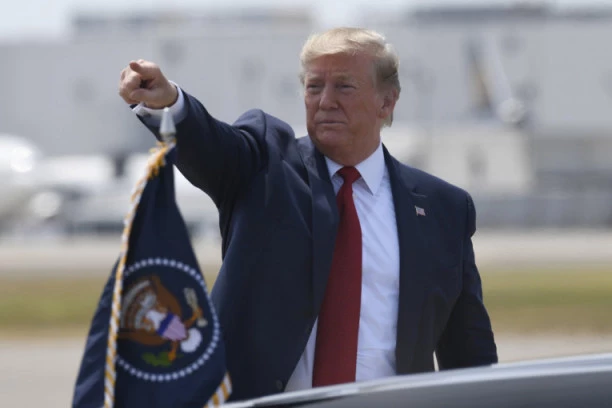 KRAJ AGONIJE: Tramp potpisao novi sporazum sa Kanadom i Meksikom