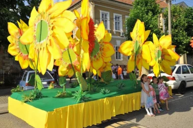 KARNEVAL U BELOJ CRKVI ODRŽAVA SE DUŽE OD VEK I PO