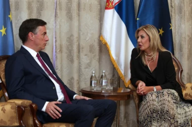 Ja tebe serdarom, ti mene vojvodom: Ministarka čestitala Mekalisteru, on uzvratio pohvalama za Srbiju