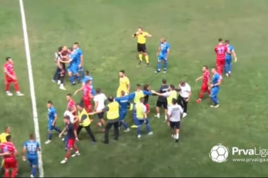 (VIDEO) Cirkus u Gornjem Milanovcu: Opšta makljaža na sred meča, za sve je kriv fer-plej!