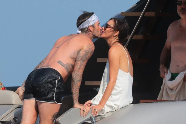 Mračne tajne čuvenog britanskog para: DEJVID BEKAM VARAO JE VIKTORIJU S DVE ŽENE, a evo šta je ona učinila da mu se osveti!