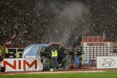 Prpa bato: Švajcarci prošetali tunelom na "Marakani" i sledili se od straha!