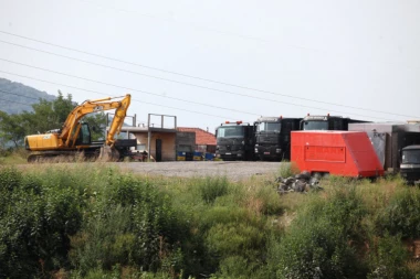 Čovek koji pravi divlje deponije preti: Sve ću vas pobiti i zapaliti vam kuće