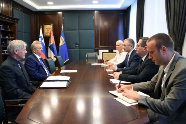 Stefanović se sastao sa Jarcom