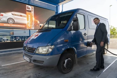 NIS donirao gorivo Crvenom krstu Stara Pazova