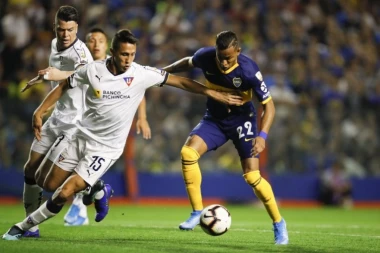 (VIDEO) Povreda od koje se ledi krv u žilama: Ekvadorcu pukla noga na utakmici protiv Boke!