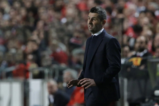 HRVAT POMAHNITAO: Trener Uniona UDARIO U LICE zvezdu Bajerna! HAOS U MINHENU! (VIDEO)