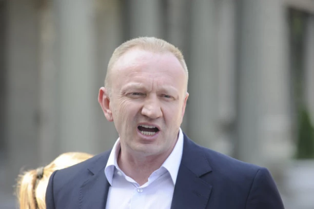 (VIDEO) SRAMOTA NA TAJKUNSKOJ TELEVIZIJI! Traže da Srbija osudi napade u Vašingtonu, a kada je Đilas rušio državu bilo je obrnuto!