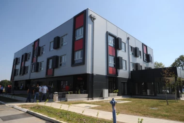 Savremeni kancelarijski prostor za špeditere na Međunarodnom terminalu