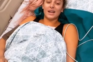 (FOTO) UBIJAJU! Luna prvi put objavila sliku svojih grudi, dekolte puca!