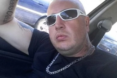 Ovo je šokantni učesnik "Parova 8"!  Biza skače u bazen dubok 60 cm na glavu, puca iz auta gde stigne po gradu!