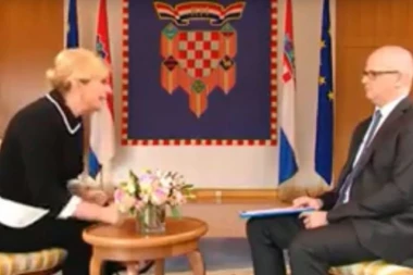 Kolinda sišla s uma: Na pomen Srba vikala i lupala šakom o sto