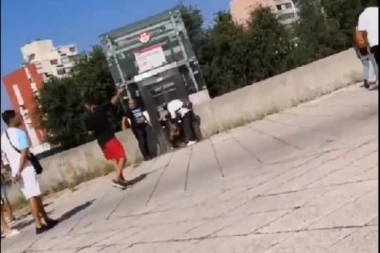 (VIDEO) Teroristički napad u Francuskoj?! Avganistanci noževima nasrnuli na ljude, ima mrtvih