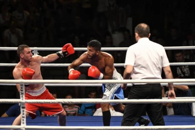 Održan boks spektakl  - Naissus boxing night 2019!