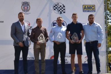 Auto spektakl na Ušću: Kružna trka “Nagrada Beograda Ušće 2019 - Memorijal Mirko Butulija” okupila ljubitelje automobilizma!