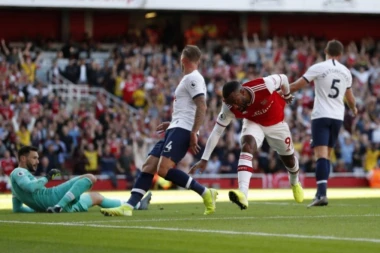 (VIDEO) Odličan derbi Londona: Totenhem imao dva gola prednosti, Arsenal se probudio i izborio bod!