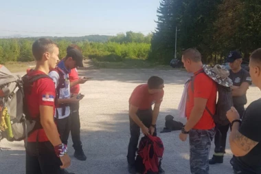 (FOTO) Oni su bili od početka do kraja: Ovo su pripadnici Gorske službe spasavanja koji su tragali za Aleksandrom Mijanovićem