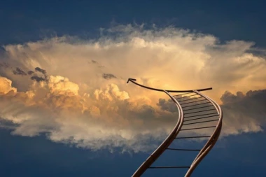 Prolazak ispod merdevina donosi nesreću! A kada čujete kako je nastalo ovo JEZIVO verovanje pretrnućete od straha