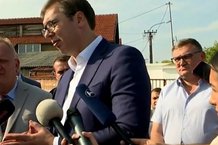 Vučić u Leskovcu: Uložićemo 20 miliona evra po stadionu, jednu od prve tri utakmice ovde će zaigrati reprezentacija Srbije!