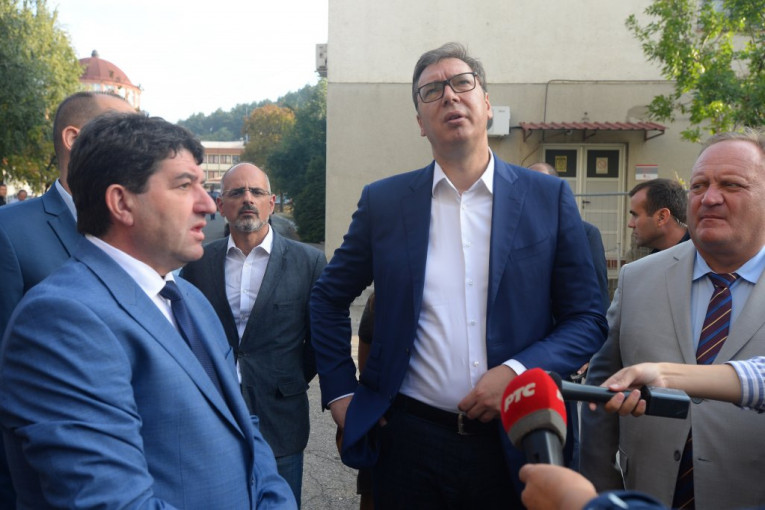 Vučić obišao Opštu bolnicu, u nju uloženo 86 miliona dinara