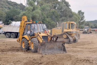 Opština Ruma gradi prilaz seoskom igralištu