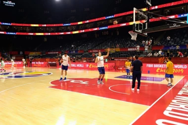 (FOTO) NBA centri namestili ruku: Italijane čeka "šuterska klinika" naših "orlova!"